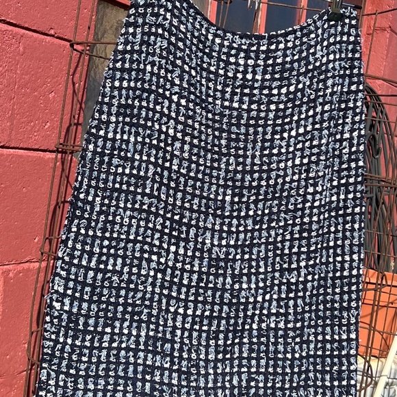 Fabulous St Johns boucle pencil skirt, size 2, Black and white tweed - Picture 1 of 8